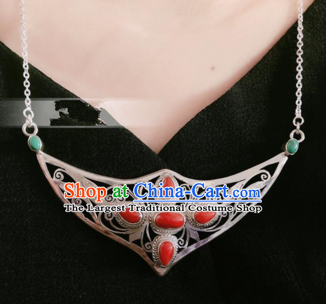 Traditional Chinese Mongol Nationality Sliver Red Necklet Accessories Mongolian Ethnic Necklace for Women