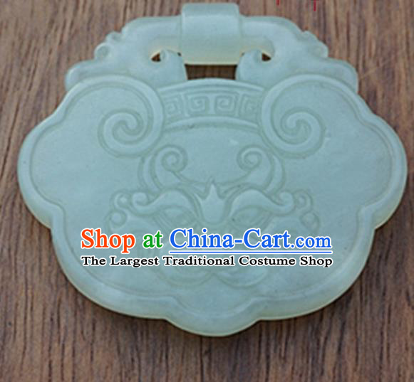 Handmade Chinese Jade Carving Auspicious Beast Pendant Traditional Jade Craft Jewelry Accessories