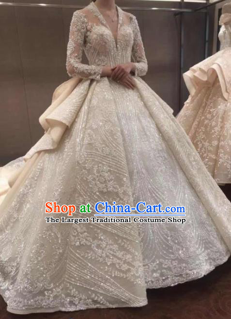 Top Grade Customize Bride Embroidered Trailing Full Dress Court Princess Wedding Costume for Women