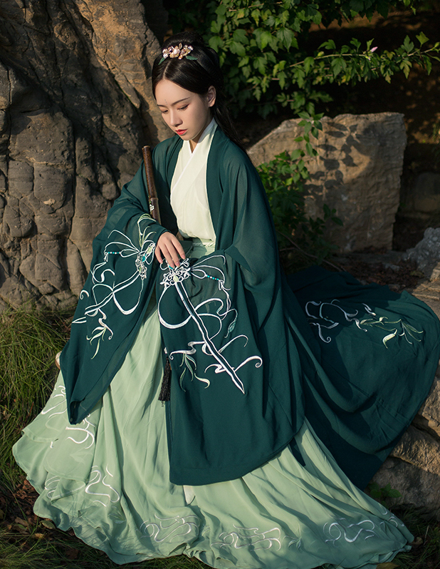 Traditional Chinese Jin Dynasty Royal Princess Hanfu Dress Ancient Court Lady Embroidered Historical Costume for Women