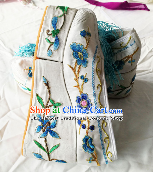 Chinese Traditional Beijing Opera Diva White Shoes Ancient Princess Hanfu Embroidered Shoes for Adults