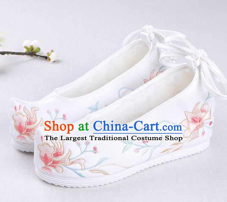 Chinese Handmade Opera Winter White Embroidered Shoes Traditional Hanfu Shoes National Shoes for Women