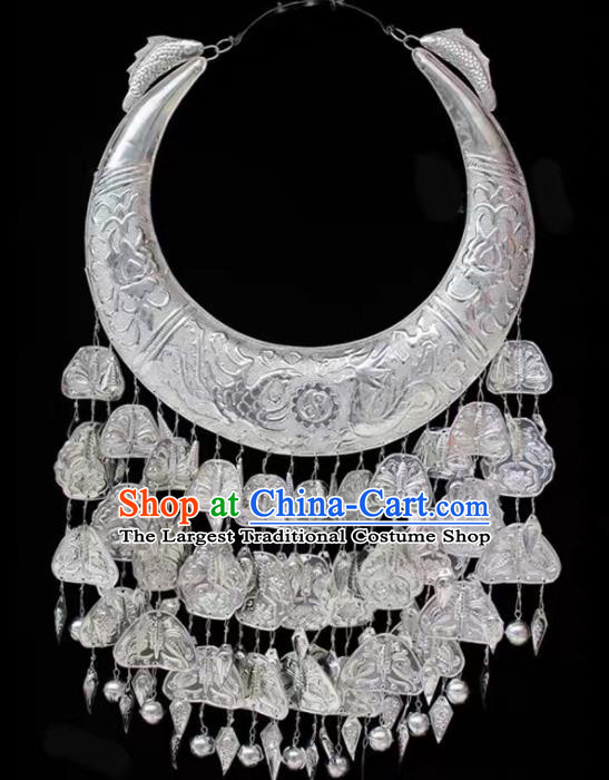 Chinese Handmade Traditional Miao Nationality Silver Carving Necklace Ethnic Wedding Bride Accessories for Women