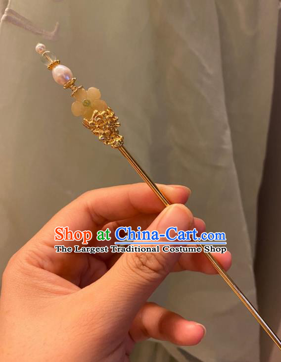 Chinese Ancient Court Empress Plum Blossom Hairpin Handmade Hanfu Hair Accessories Pearl Golden Hair Clip