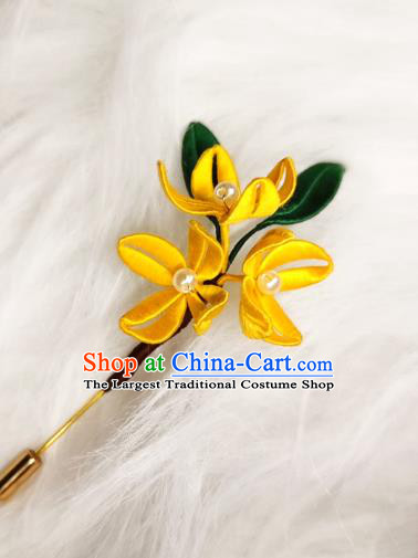 Chinese Handmade Yellow Silk Fragrans Brooch Classical Jewelry Accessories Hanfu Breastpin