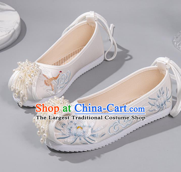 China Embroidered Epiphyllum Shoes Hanfu Pearl Shoes Ancient Princess Shoes Handmade White Satin Shoes