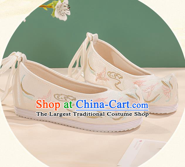 China Ming Dynasty Embroidered Shoes Handmade White Cloth Shoes Hanfu Shoes Female Shoes