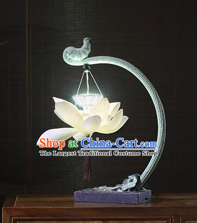 China Handmade Desk Lantern Traditional Home Decorations White Resin Lotus Table Lamp