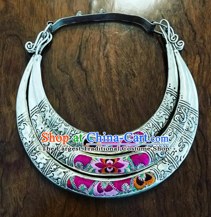 China National Embroidered Necklet Accessories Traditional Miao Ethnic Handmade Silver Carving Necklace