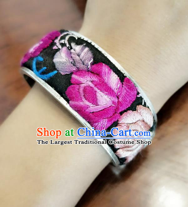 China Traditional Silver Accessories Miao Ethnic Bracelet Handmade National Embroidered Bangle