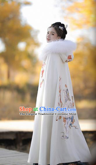 China Ancient Court Princess Historical Clothing Traditional Ming Dynasty Palace Infanta White Woolen Cloak