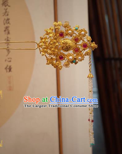 China Ancient Ming Dynasty Golden Peach Blossom Hair Stick Court Hair Accessories Traditional Handmade Pearls Tassel Hairpin