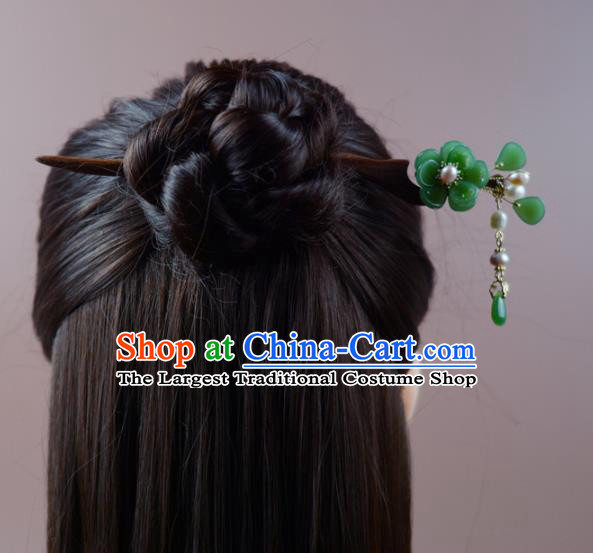 China Classical Cheongsam Green Plum Tassel Hair Stick Traditional Hair Accessories Wood Hairpin