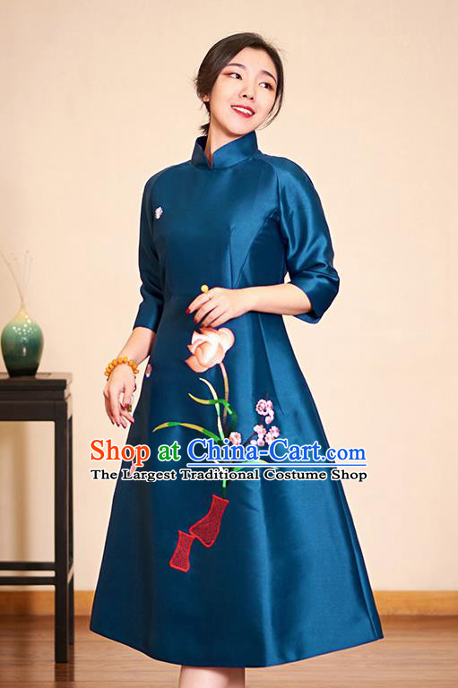 Traditional Chinese Graceful Embroidered Blue Cheongsam Tang Suit Silk Qipao Dress for Women