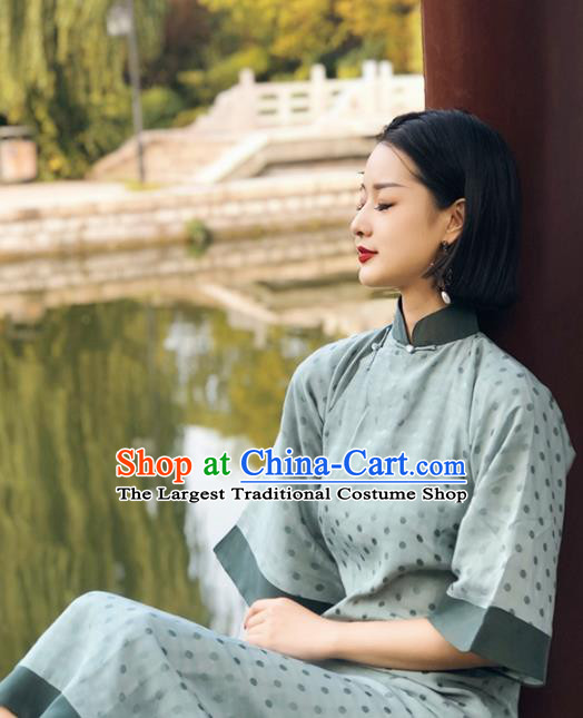 Chinese Traditional Light Green Silk Cheongsam Costume Republic of China Mandarin Qipao Dress for Women