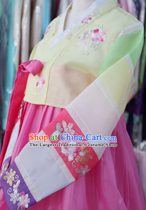 Korean Traditional Garment Bride Mother Hanbok Embroidered Yellow Blouse and Pink Dress Outfits Asian Korea Fashion Costume for Women