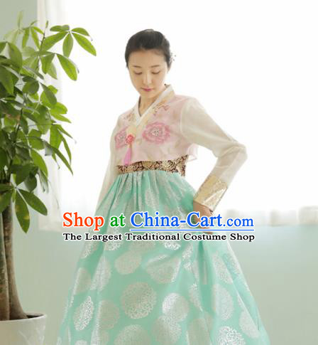 Korean Traditional Court Hanbok Garment Light Pink Blouse and Green Dress Asian Korea Fashion Costume for Women