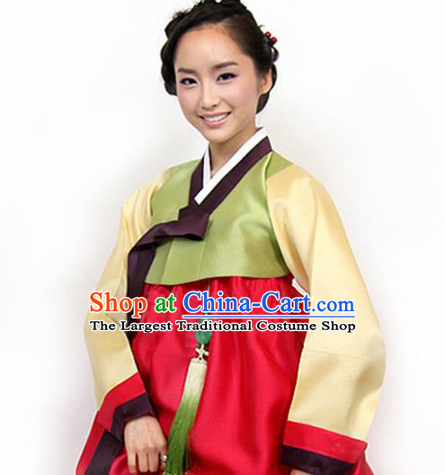 Korean Traditional Mother Hanbok Garment Green Blouse and Red Dress Asian Korea Fashion Costume for Women