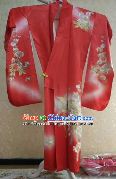 Traditional Japan Geisha Printing Chrysanthemum Red Furisode Kimono Asian Japanese Fashion Apparel Costume for Women