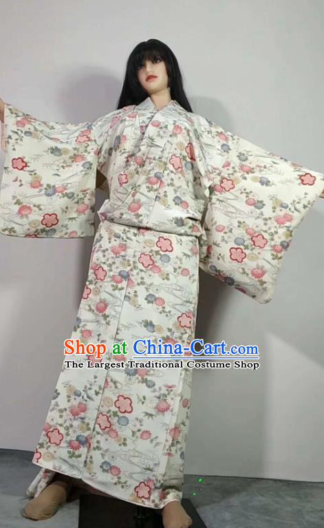 Traditional Japan Geisha Printing Chrysanthemum White Furisode Kimono Asian Japanese Fashion Apparel Costume for Women