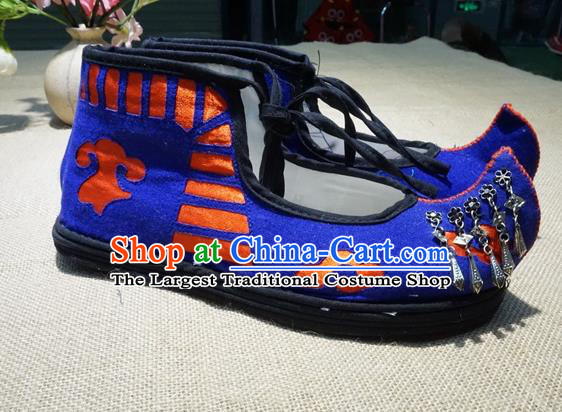 Traditional Chinese Ethnic Miao Silver Blue Embroidered Shoes Handmade Yunnan National Shoes Wedding Shoes for Women