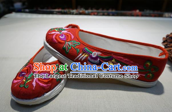 Traditional Chinese Ethnic Embroidered Phoenix Red Shoes Handmade Yunnan National Shoes Wedding Shoes for Women