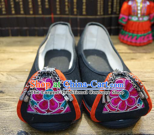 Traditional Chinese Ethnic Embroidered Black Shoes Handmade Yunnan National Shoes Hanfu Dress for Women