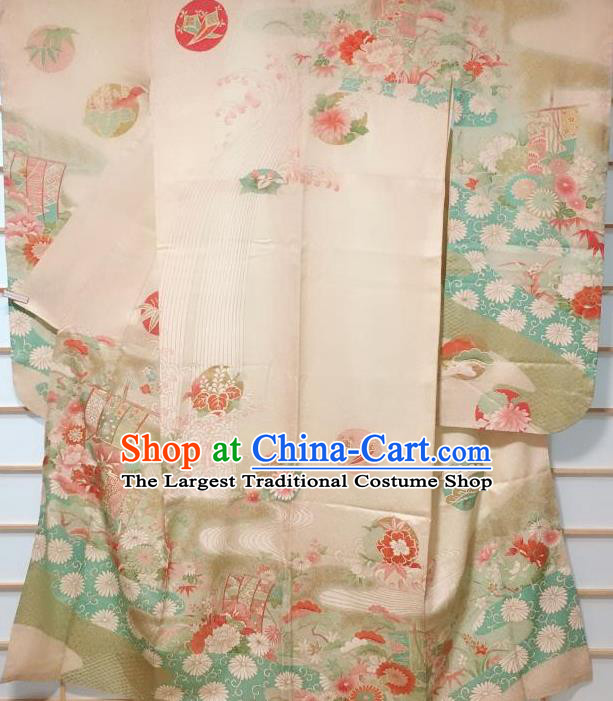 Japanese Classical Chrysanthemum Pattern Beige Furisode Kimono Japan Traditional Yukata Dress Costume for Women