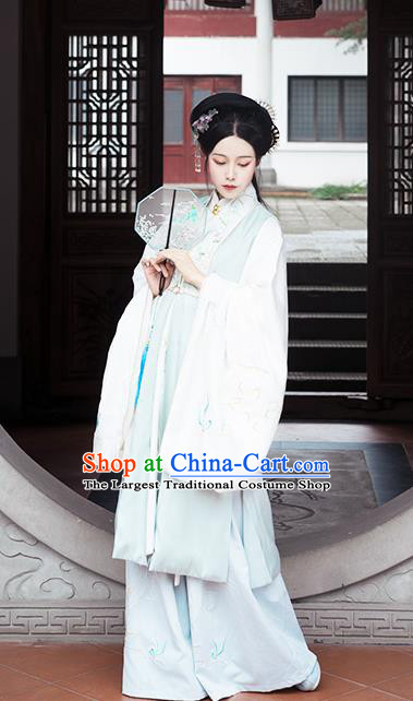 Chinese Traditional Ming Dynasty Embroidered Green Long Vest Ancient Court Princess Historical Costume for Women