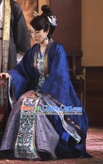 Chinese Historical Drama Swords of Legends Ancient Dame Fu Qingjiao Costume and Headpiece for Women