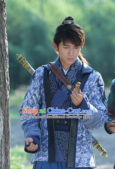 Chinese Ancient Young Swordsman Apparel Clothing and Jade Hairpin Drama The Taosim Crandmaster Zhang Ling Costumes and Headwear