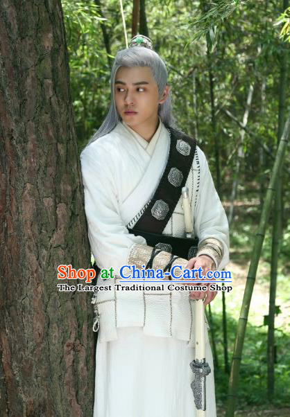 Chinese Ancient Song Dynasty Garment Clothing and Headpieces Drama Kai Feng Qi Tan Swordsman Bai Yutang White Apparels