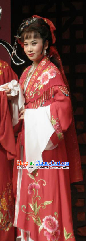 Chinese Shaoxing Opera Bride The Wrong Red Silk Costumes Yue Opera Wedding Garment Hua Dan Red Dress Apparels and Headpieces