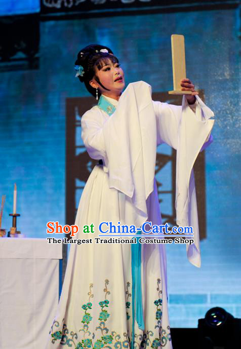 Chinese Shaoxing Opera Young Female White Dress Costumes and Headpieces He Wenxiu Yue Opera Hua Tan Wan Lanying Garment Apparels