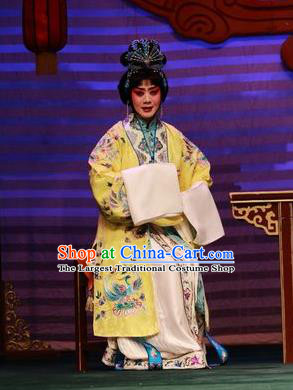 Chinese Beijing Opera Diva Young Female Apparels Costumes and Headpieces Tai Zhen Wai Zhuan Traditional Peking Opera Actress Yang Yuhuan Garment Yellow Dress