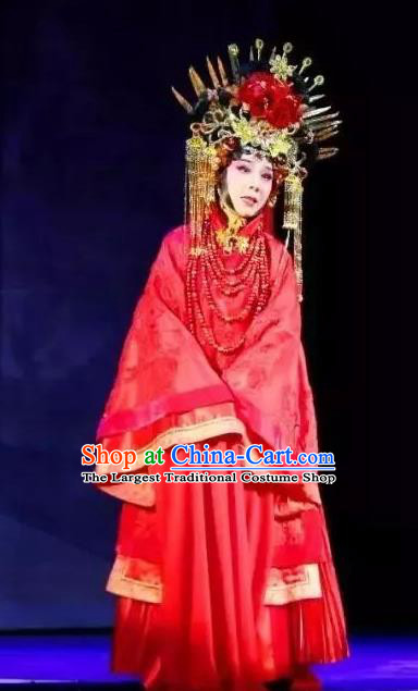 Chinese Cantonese Opera Hua Tan Garment Hua Yue Ying Costumes and Headdress Traditional Guangdong Opera Actress Apparels Diva Du Caiwei Young Beauty Red Dress