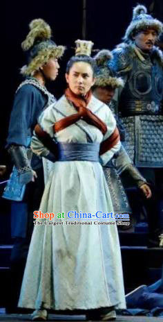 Chinese Traditional Northern Wei Dynasty Swordsman Apparels Costumes Historical Drama Bei Wei Feng Yang Ancient Prince Garment Young Male Clothing and Headwear