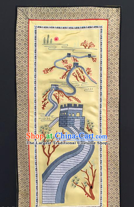 Chinese National Embroidered Yellow Paintings Traditional Handmade Embroidery Great Wall Craft Decorative Silk Picture