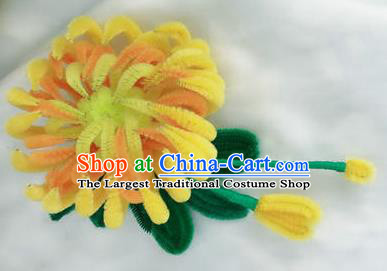 Chinese Traditional Qing Dynasty Imperial Concubine Yellow Velvet Chrysanthemum Hairpin Headwear Ancient Manchu Woman Hair Accessories Hair Clip