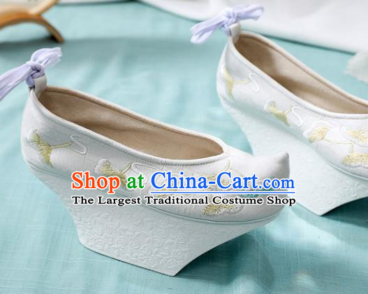 Chinese Qing Dynasty Court Lady White Satin Saucers Shoes Ancient Princess Embroidery Ginkgo Leaf Shoes Traditional Embroidered Shoes Handmade Hanfu Shoes