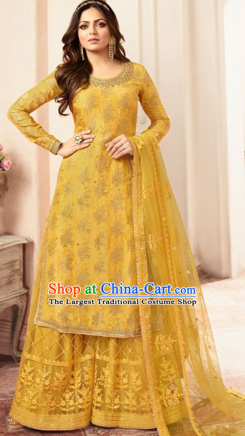 Asian India National Punjab Costumes Asia Indian Traditional Embroidered Yellow Long Blouse Sari and Loose Pants for Women