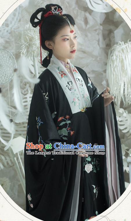 China Ancient Imperial Mistress Embroidered Hanfu Black Cape Traditional Ming Dynasty Noble Beauty Historical Clothing