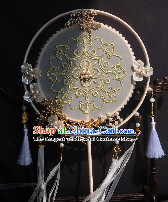 China Classical Wedding White Silk Fan Traditional Hanfu Fan Handmade Embroidered Palace Fan