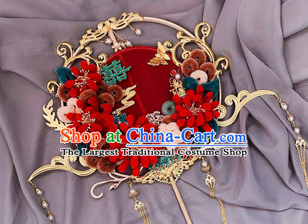 China Handmade Wedding Palace Fan Traditional Hanfu Silk Fan Classical Red Velvet Chrysanthemum Circular Fan