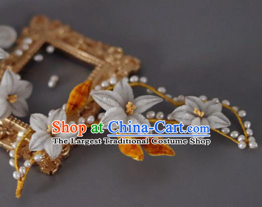 Handmade China Traditional Qing Dynasty Hair Accessories Palace Hair Stick Ancient Court Lady Grey Velvet Flowers Hairpin