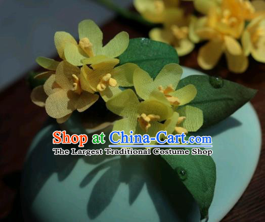 China Classical Cheongsam Hairpin Traditional Hanfu Yellow Silk Osmanthus Hair Stick