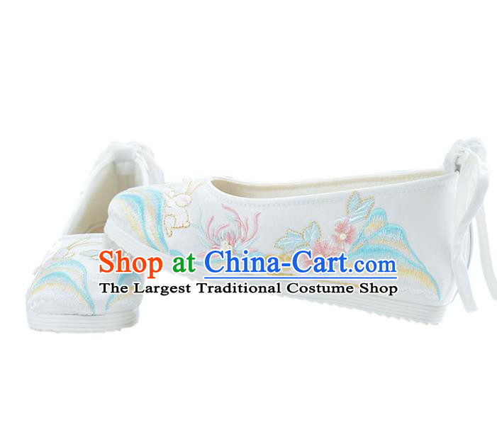 China National Spring Festival Shoes Traditional Embroidered Rabbit Shoes Women White Cloth Shoes