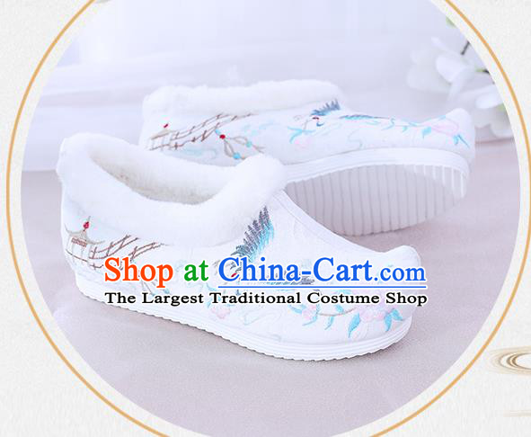 China National Winter Shoes Traditional White Cloth Shoes Embroidered Crane Shoes