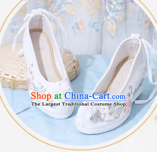 China Embroidered Shoes National Wedge Heel Shoes Traditional White Cloth Shoes