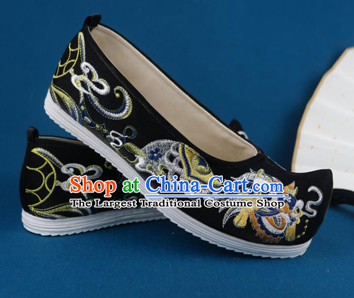 Chinese Handmade Men Shoes Embroidered Lion Shoes Traditional Black Cloth Shoes